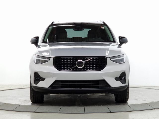 2024 Volvo XC40 Plus Dark Theme