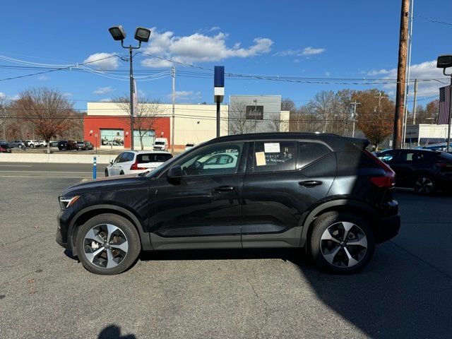 2024 Volvo XC40 Plus Dark Theme