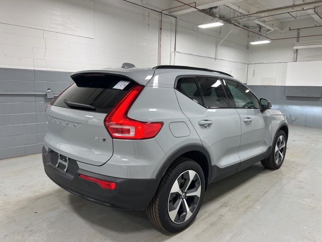 2024 Volvo XC40 Plus Dark Theme