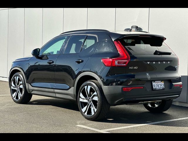 2024 Volvo XC40 Plus Dark Theme