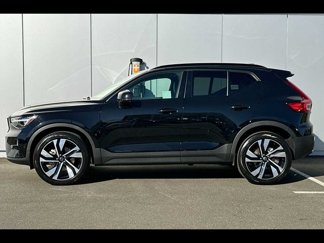 2024 Volvo XC40 Plus Dark Theme