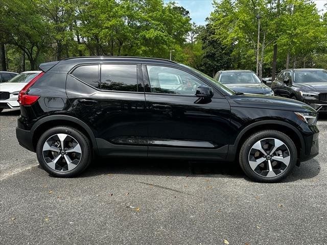 2024 Volvo XC40 Plus Dark Theme