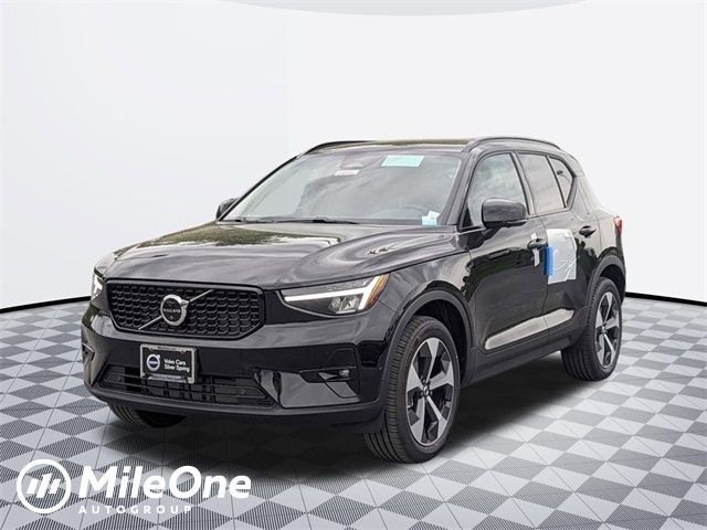 2024 Volvo XC40 Plus Dark Theme