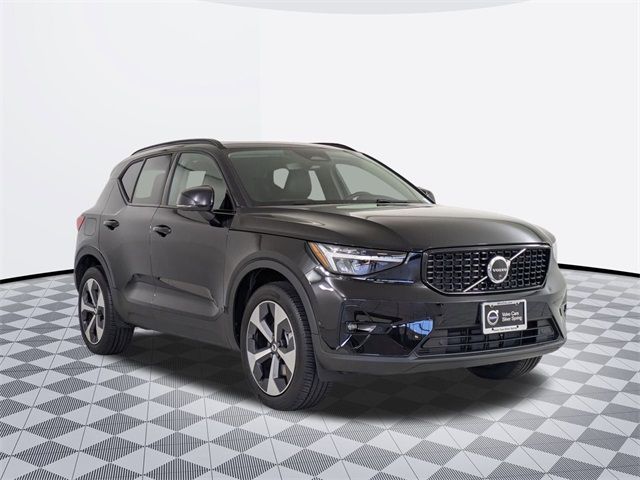 2024 Volvo XC40 Plus Dark Theme