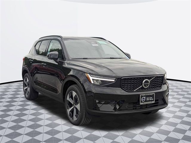 2024 Volvo XC40 Plus Dark Theme