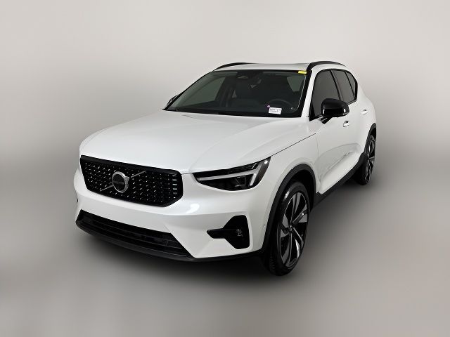 2024 Volvo XC40 Plus Dark Theme