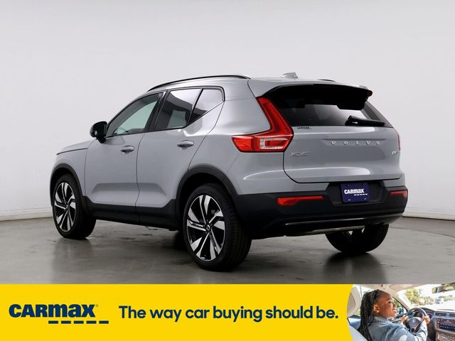 2024 Volvo XC40 Plus Dark Theme