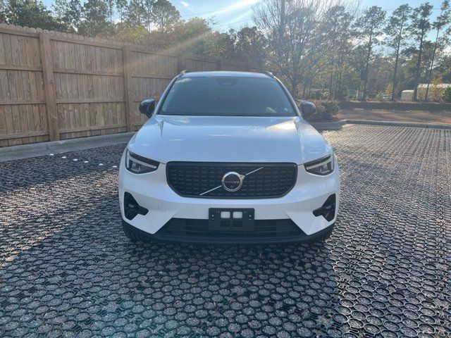 2024 Volvo XC40 Plus Dark Theme