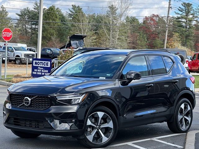 2024 Volvo XC40 Plus Dark Theme