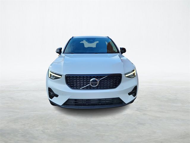 2024 Volvo XC40 Plus Dark Theme