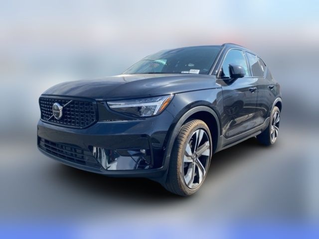 2024 Volvo XC40 Plus Dark Theme