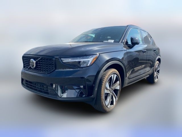 2024 Volvo XC40 Plus Dark Theme