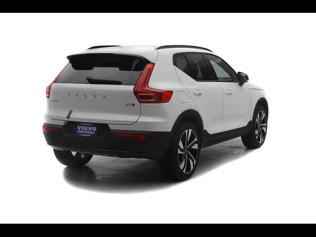 2024 Volvo XC40 Plus Dark Theme