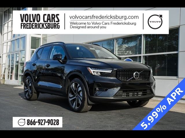 2024 Volvo XC40 Plus Dark Theme