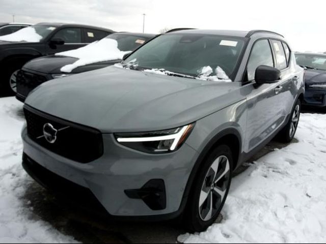 2024 Volvo XC40 Plus Dark Theme