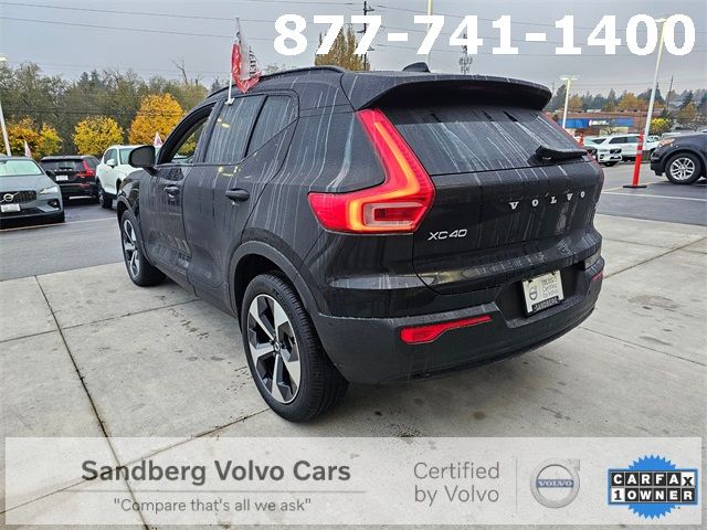 2024 Volvo XC40 Plus Dark Theme