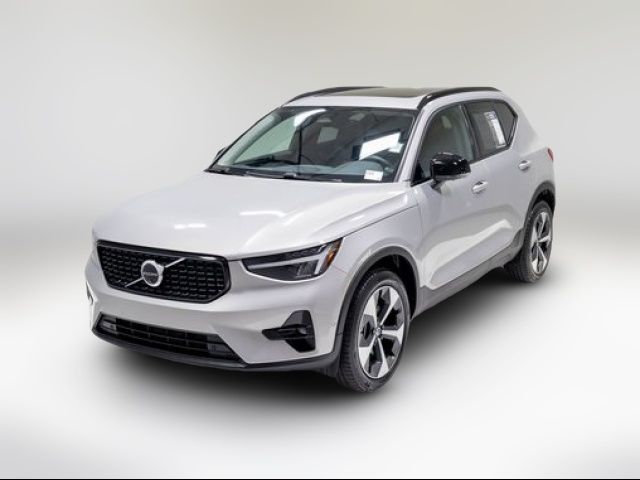 2024 Volvo XC40 Plus Dark Theme