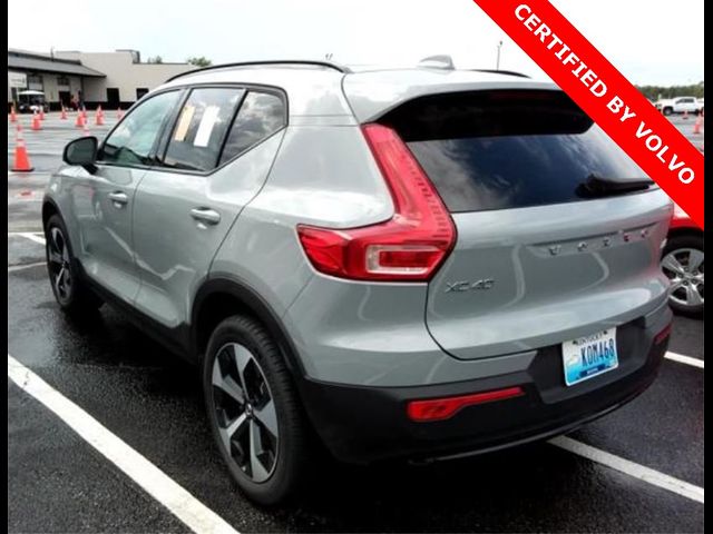 2024 Volvo XC40 Plus Dark Theme