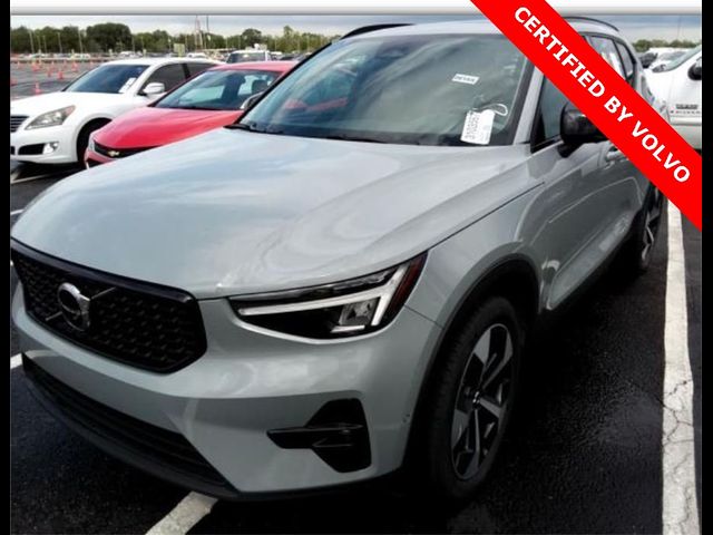 2024 Volvo XC40 Plus Dark Theme