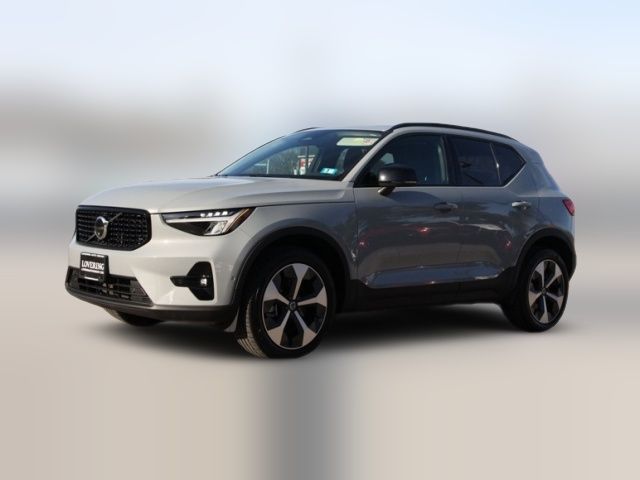 2024 Volvo XC40 Plus Dark Theme