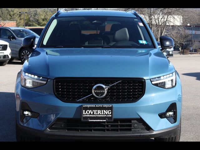 2024 Volvo XC40 Plus Dark Theme