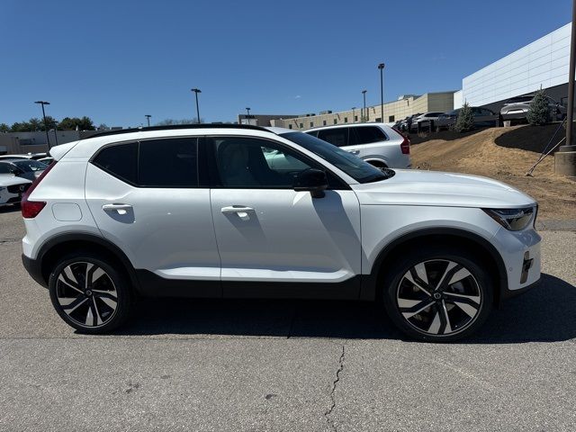 2024 Volvo XC40 Plus Dark Theme