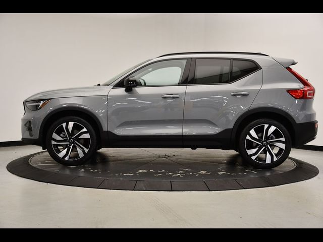 2024 Volvo XC40 Plus Dark Theme