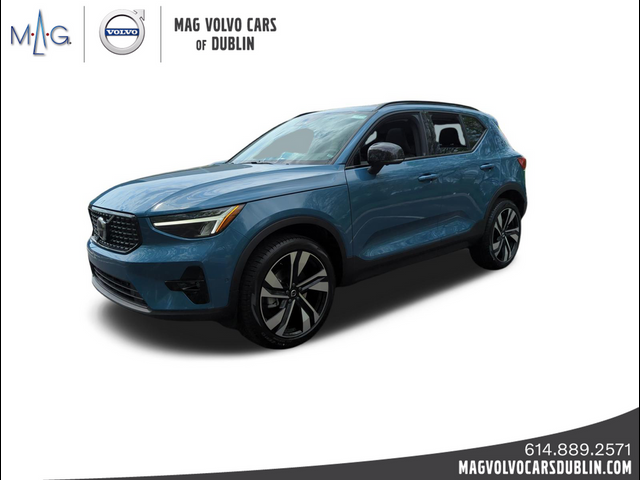 2024 Volvo XC40 Plus Dark Theme