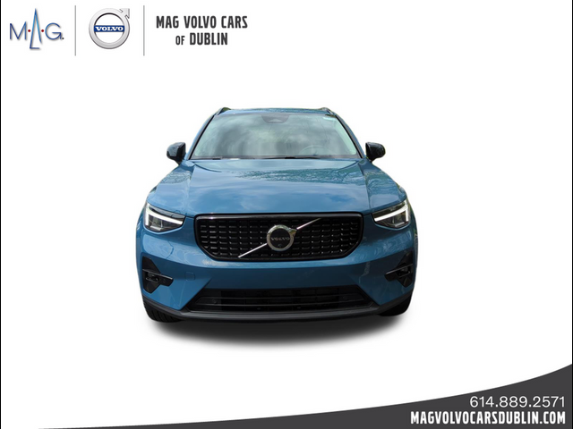 2024 Volvo XC40 Plus Dark Theme