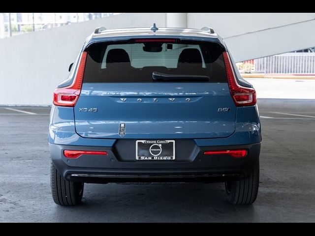 2024 Volvo XC40 Plus Dark Theme