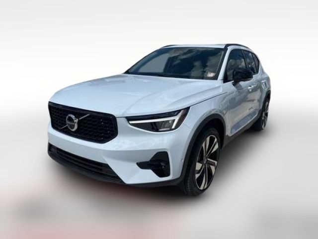 2024 Volvo XC40 Plus Dark Theme