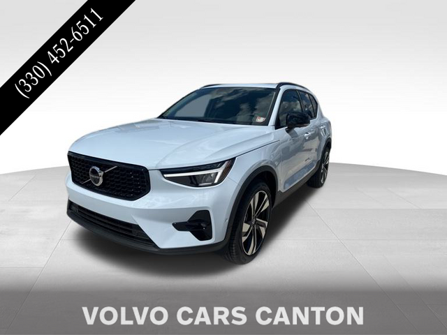 2024 Volvo XC40 Plus Dark Theme