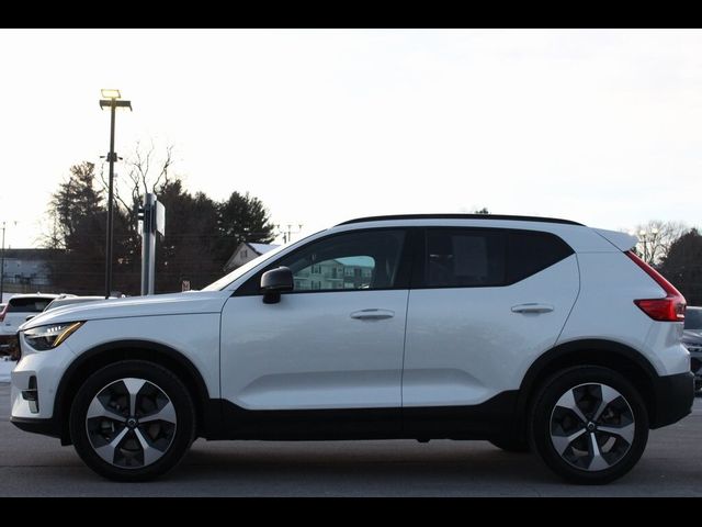 2024 Volvo XC40 Plus Dark Theme