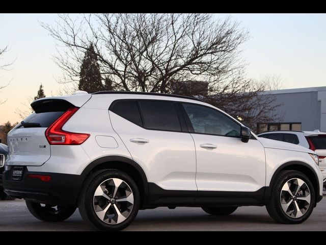 2024 Volvo XC40 Plus Dark Theme