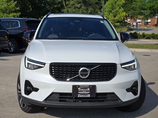 2024 Volvo XC40 Plus Dark Theme