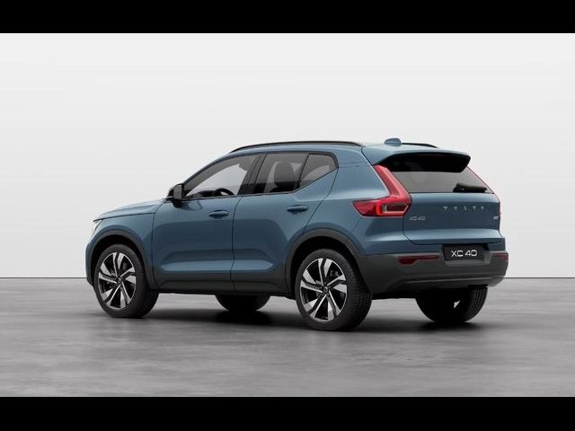 2024 Volvo XC40 Plus Dark Theme