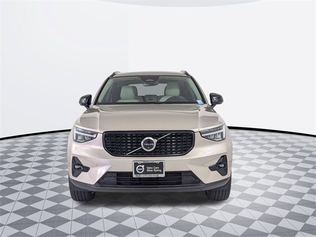 2024 Volvo XC40 Plus Dark Theme