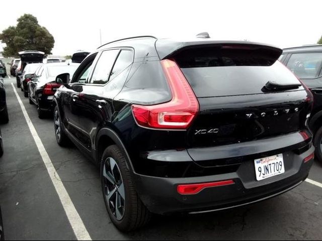 2024 Volvo XC40 Plus Dark Theme