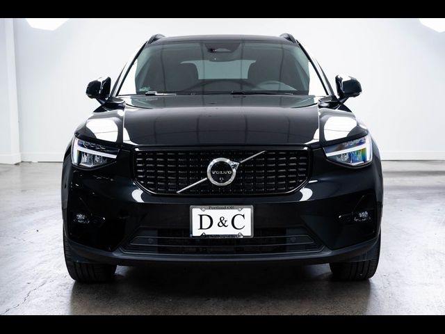 2024 Volvo XC40 Plus Dark Theme