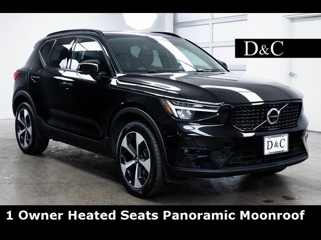 2024 Volvo XC40 Plus Dark Theme