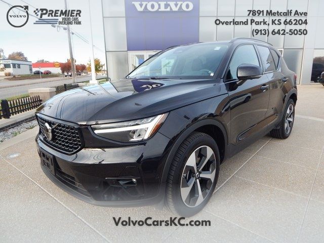 2024 Volvo XC40 Plus Dark Theme