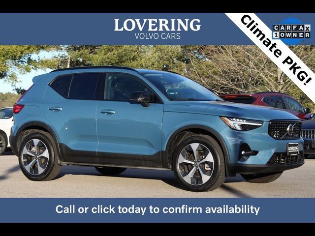 2024 Volvo XC40 Plus Dark Theme