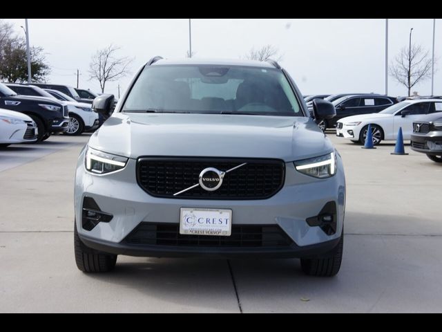 2024 Volvo XC40 Plus Dark Theme