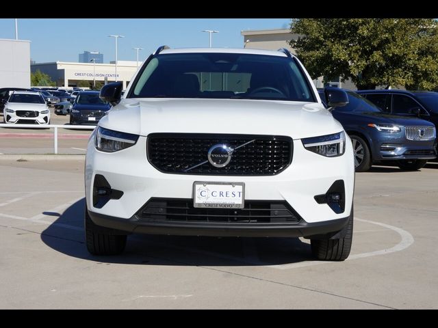 2024 Volvo XC40 Plus Dark Theme