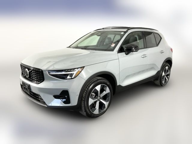 2024 Volvo XC40 Plus Dark Theme