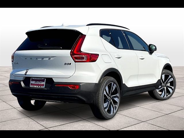 2024 Volvo XC40 Plus Dark Theme