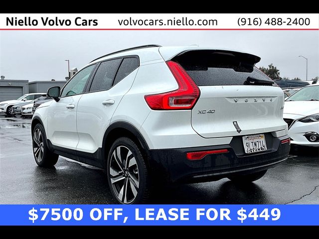 2024 Volvo XC40 Plus Dark Theme