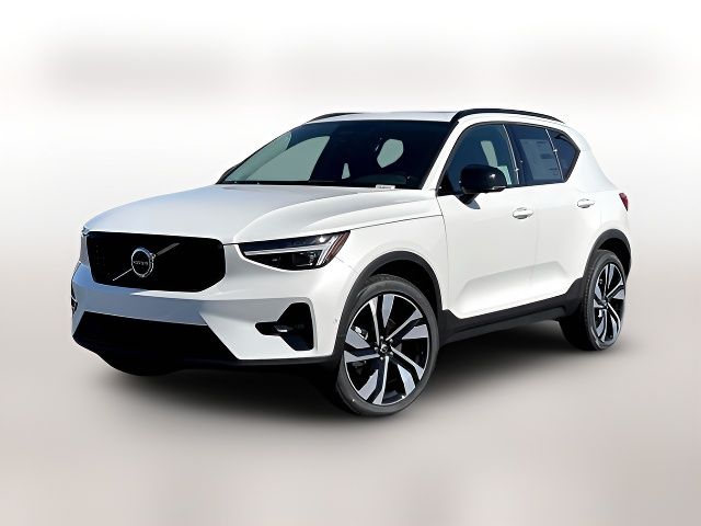 2024 Volvo XC40 Plus Dark Theme