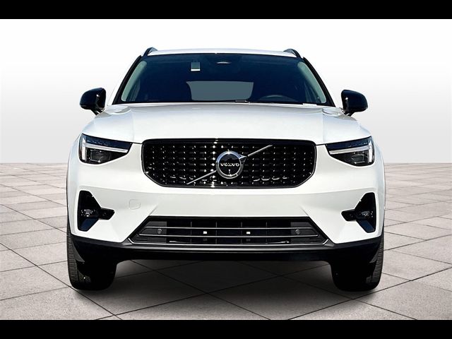 2024 Volvo XC40 Plus Dark Theme