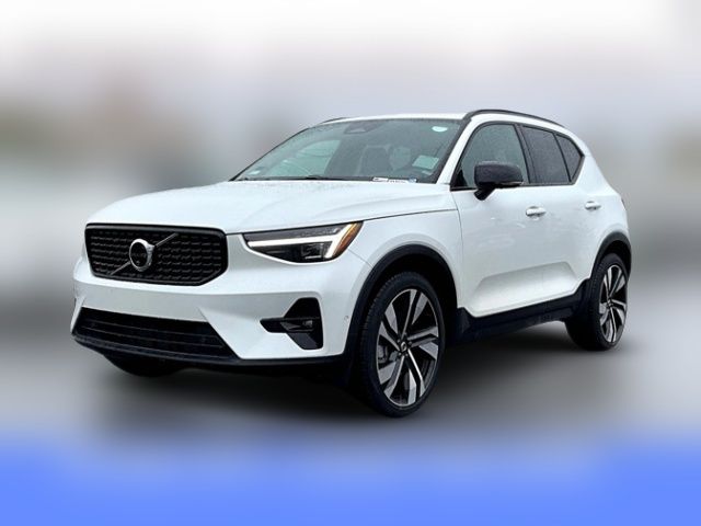 2024 Volvo XC40 Plus Dark Theme